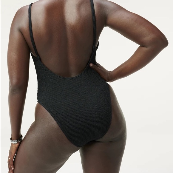 Good American Always fits one Piece - Picture 5 of 11